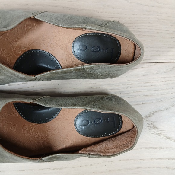 b.o.c. Loafers Womens 10M Olive Leather Slip On Comfort Casual Wear Style - Picture 8 of 10